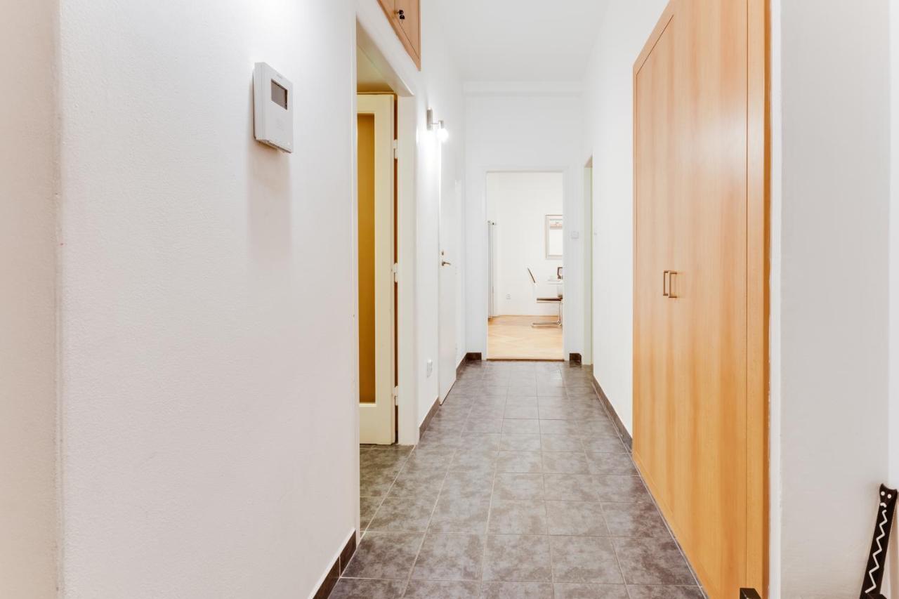 Exclusive Riverside Apartment In The Heart Of 프라하 외부 사진