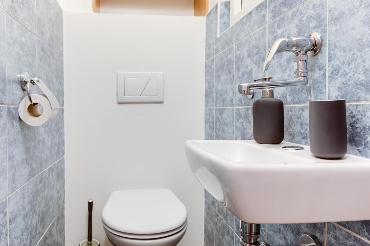 Exclusive Riverside Apartment In The Heart Of 프라하 외부 사진