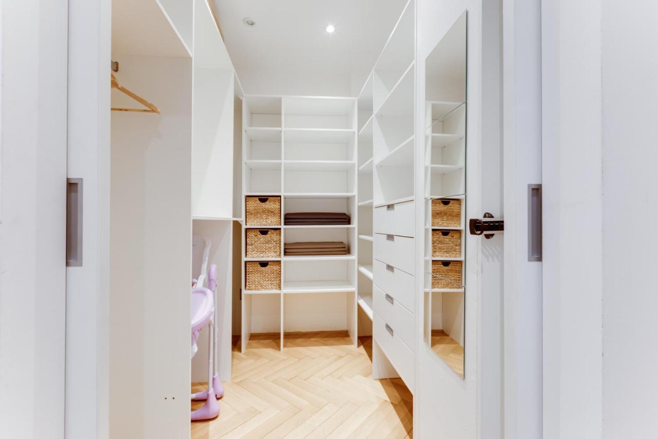 Exclusive Riverside Apartment In The Heart Of 프라하 외부 사진