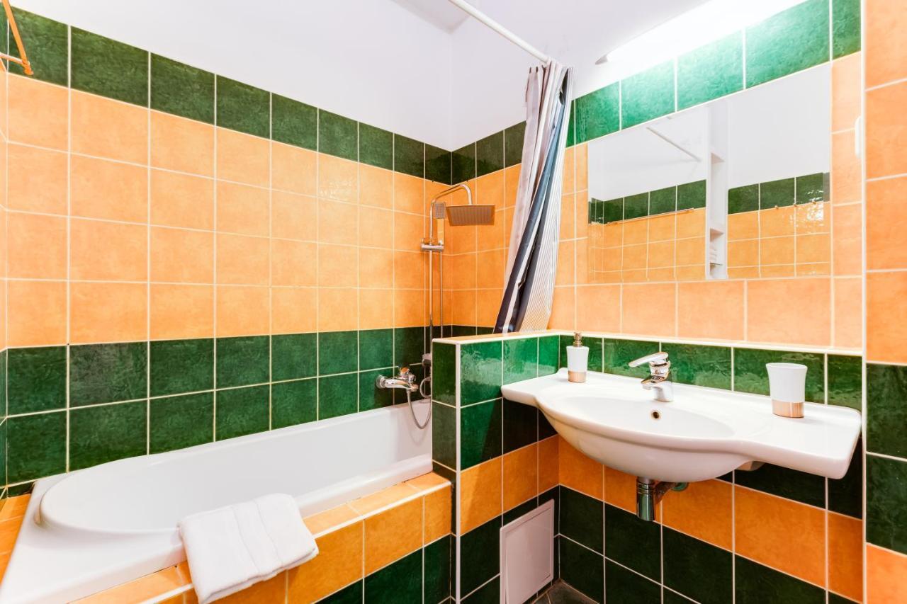Exclusive Riverside Apartment In The Heart Of 프라하 외부 사진